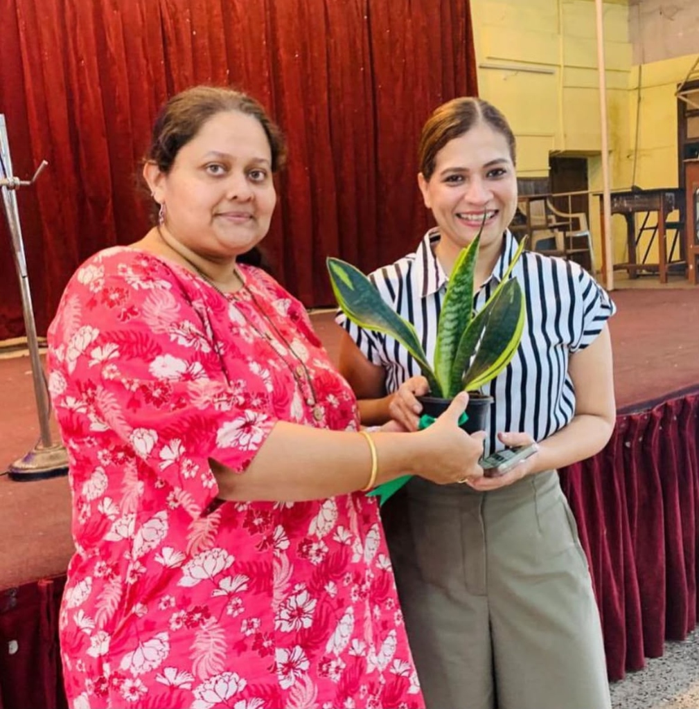 Dr. Verna D'Silva invited to Loyola High School to share journey as Sports Physiotherapist
