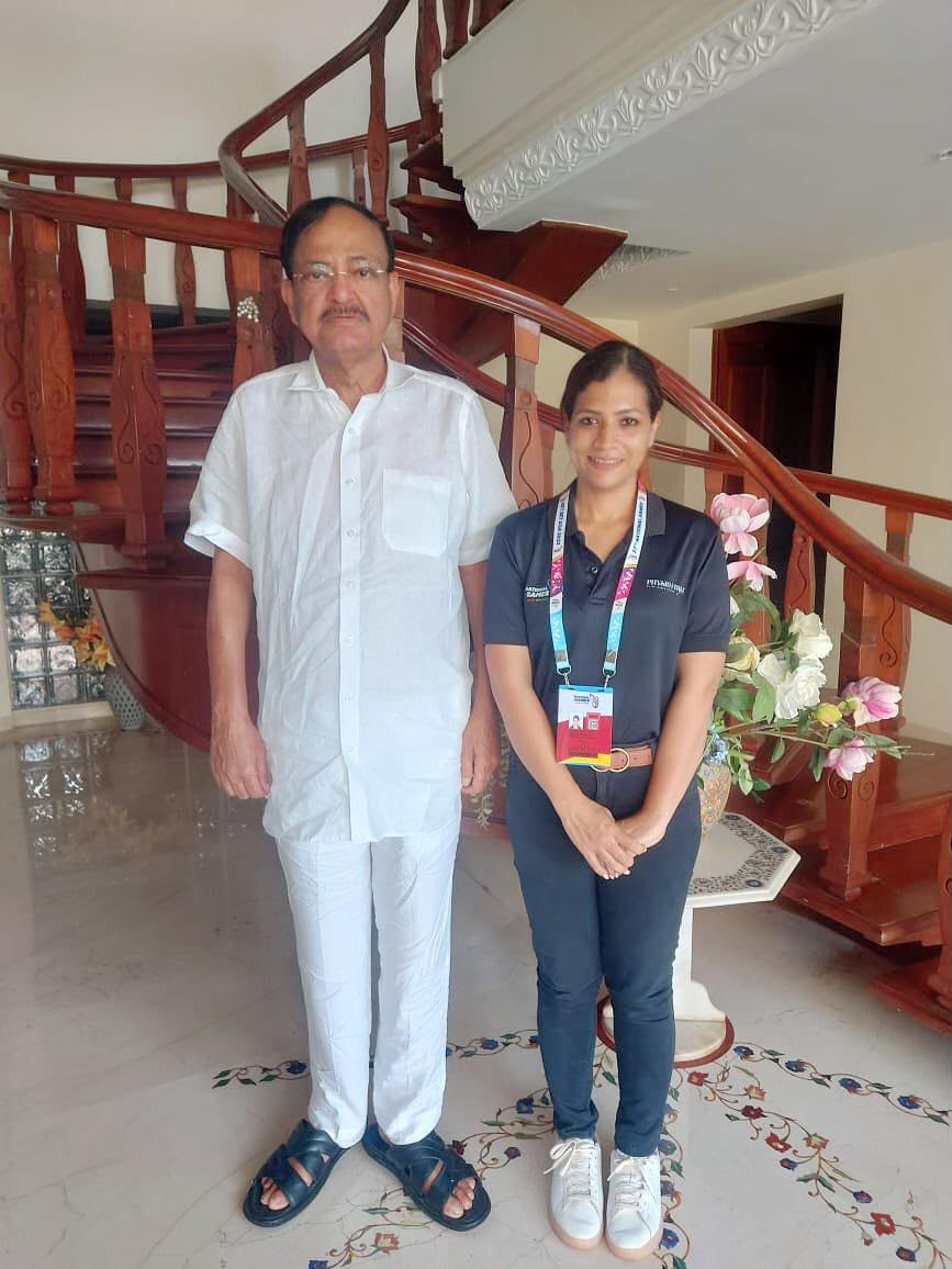 Dr. Verna D'Silva with former Vice President Shri M. Venkaiah Naidu